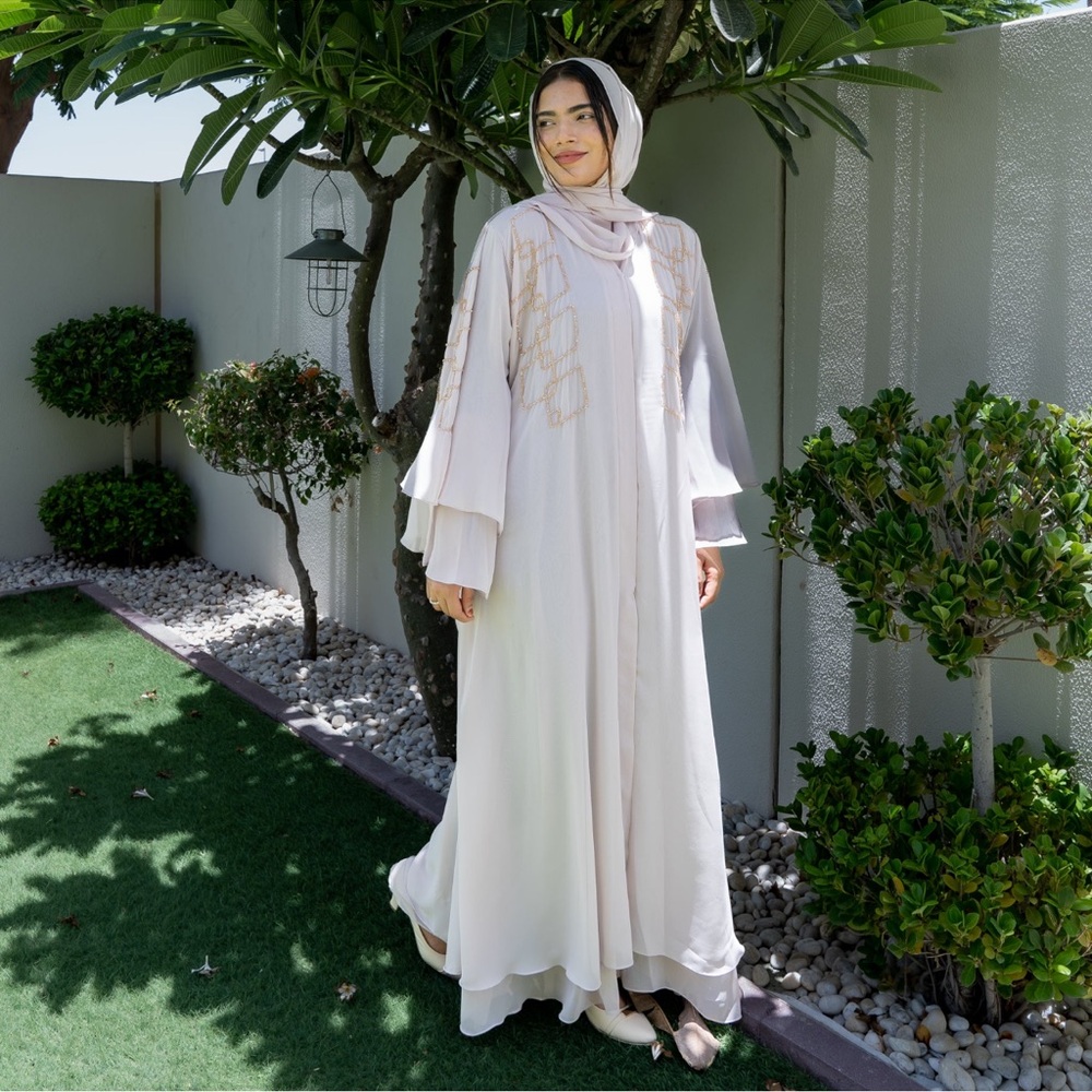 Elegant light pink/cream beaded chiffon flowy abaya/dress size L